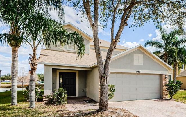Attached, Exterior, Facade, Ranch