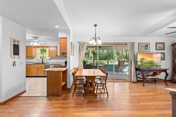 Chandelier, Dining room, Interior, Kitchen, Recessed Lighting, Wood Texture Flooring