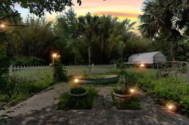 Backyard, Exterior