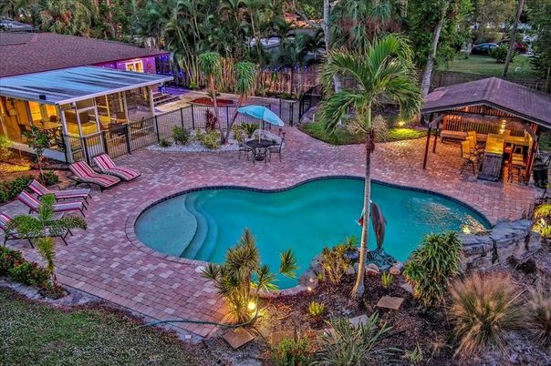 Exterior, Pool