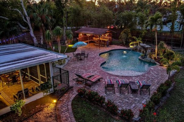 Exterior, Pool