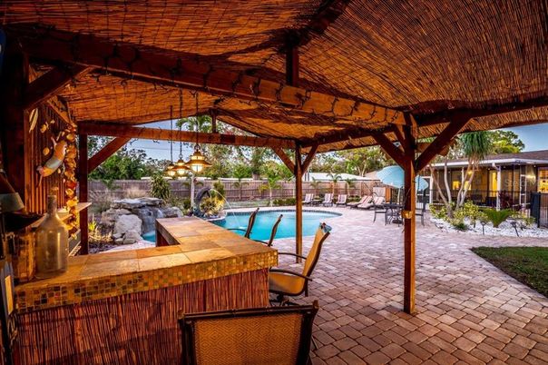 Exterior, Pool
