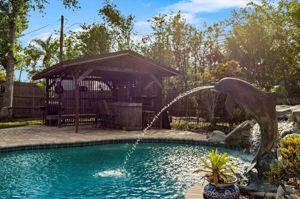 Exterior, Pool