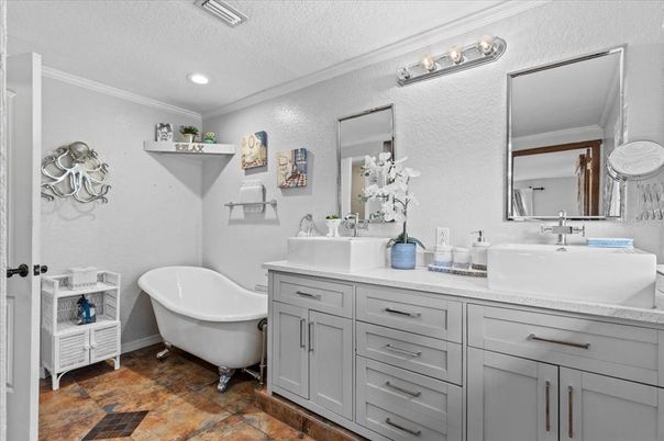 Bathroom, Dual Sink Vanities, Free Standing Baths, Interior, Recessed Lighting