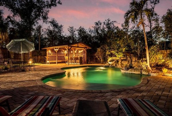 Exterior, Pool