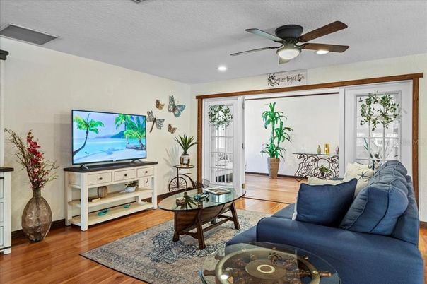 Interior, Living room, Recessed Lighting, Wood Texture Flooring