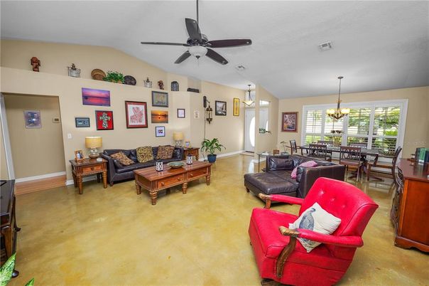 Chandelier, Dining room, Interior, Living room, Pendant Lights