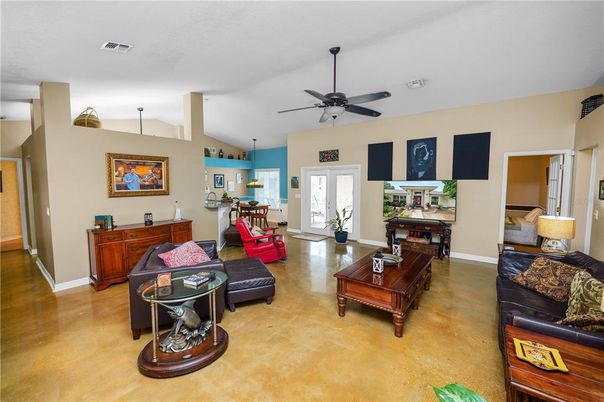 Dining room, Interior, Living room, Pendant Lights