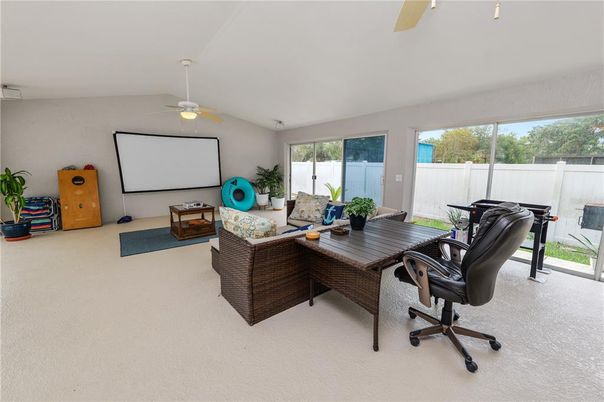 Home Office, Interior