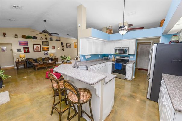 Interior, Kitchen, Living room, Stainless Steel Appliances