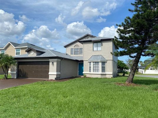 Attached, Exterior, Facade, Brick Traditional