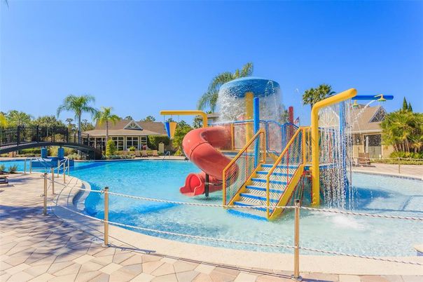 Exterior, Playground, Pool