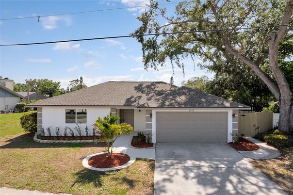 Attached, Exterior, Facade, Ranch