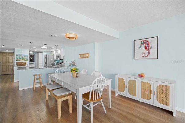 Dining room, Interior, Kitchen, Pendant Lights, Recessed Lighting, Wood Texture Flooring