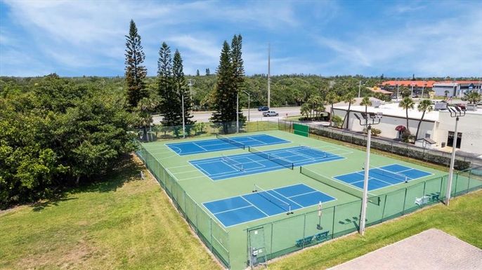 Exterior, Tennis Courts