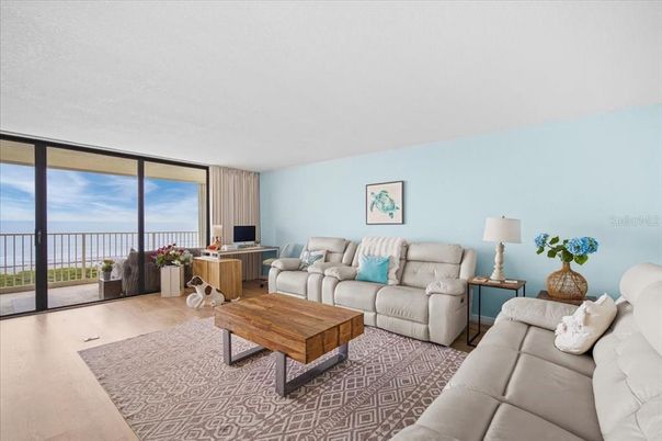 Interior, Living room, Water