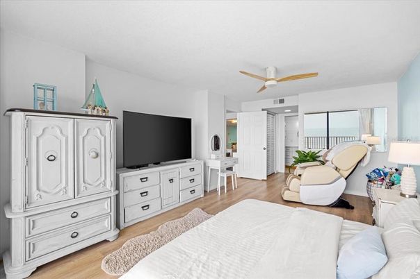 Bedroom, Interior, Water, Wood Texture Flooring