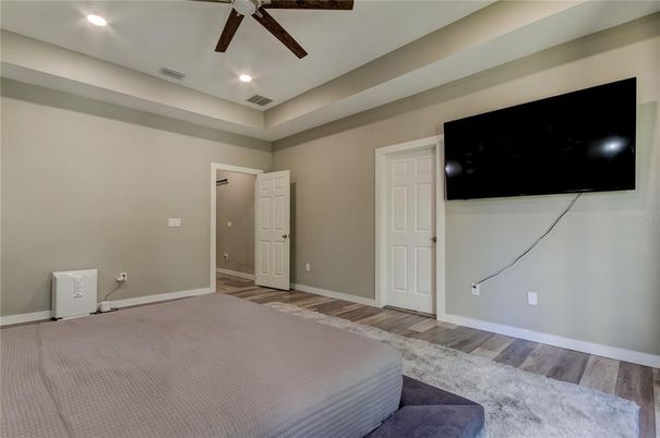 Interior, Recessed Lighting, Wood Texture Flooring