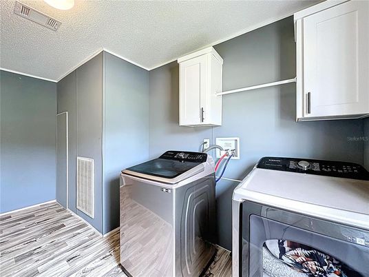 Interior, Washer, Wood Texture Flooring