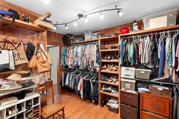 Interior, Walk-in Closets, Wood Texture Flooring