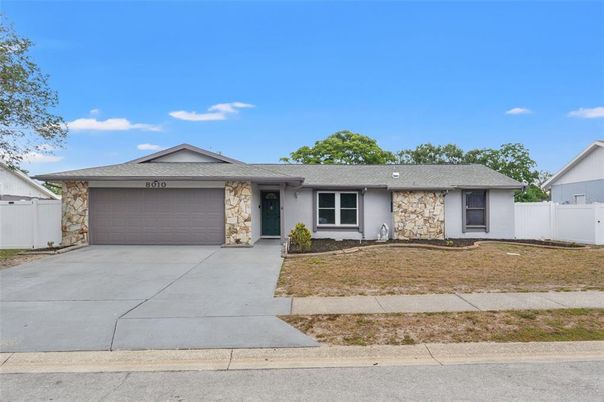 Attached, Exterior, Facade, Ranch