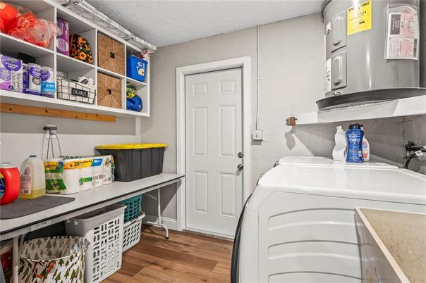 Interior, Washer, Wood Texture Flooring