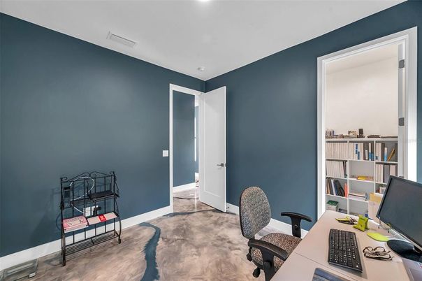 Home Office, Interior