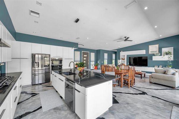 Dining room, Interior, Kitchen, Living room, Pendant Lights, Recessed Lighting, Stainless Steel Appliances