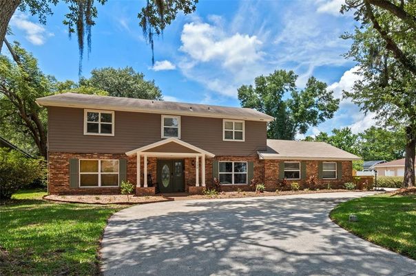 Exterior, Facade, Brick Facade, Split Level