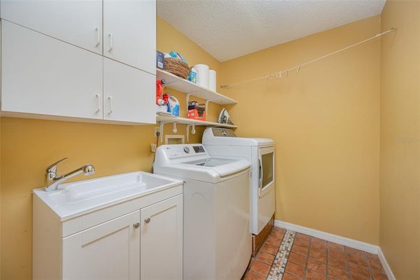 Interior, Washer