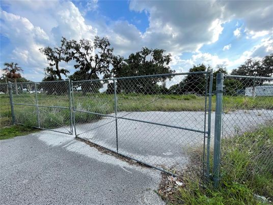 Exterior, Tennis Courts