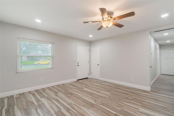 Empty room, Interior, Recessed Lighting, Wood Texture Flooring
