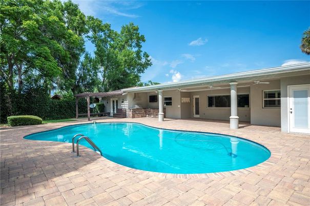 Exterior, Pool