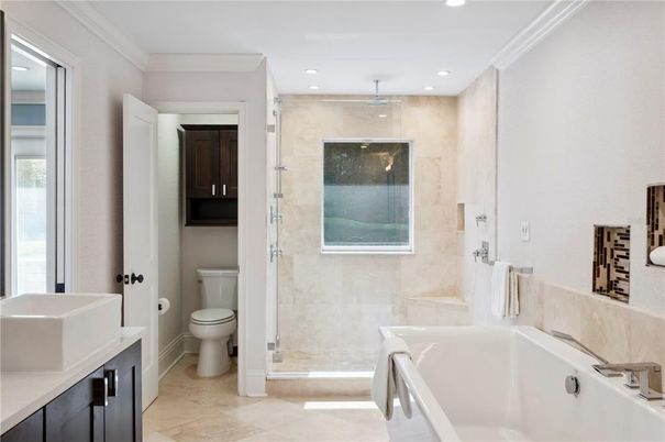 Bathroom, Interior, Recessed Lighting