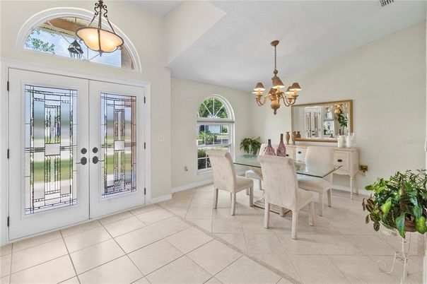Chandelier, Dining room, Interior, Pendant Lights