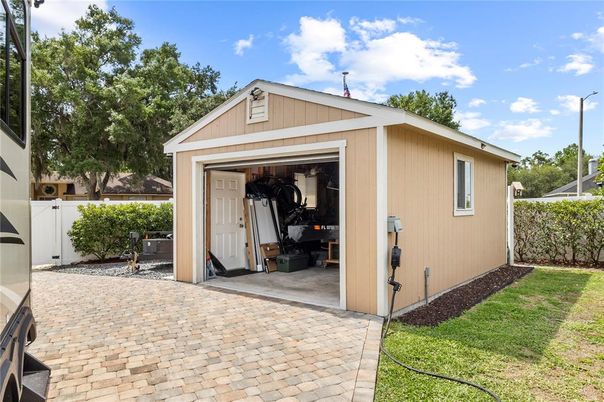 Detached Garage, Exterior
