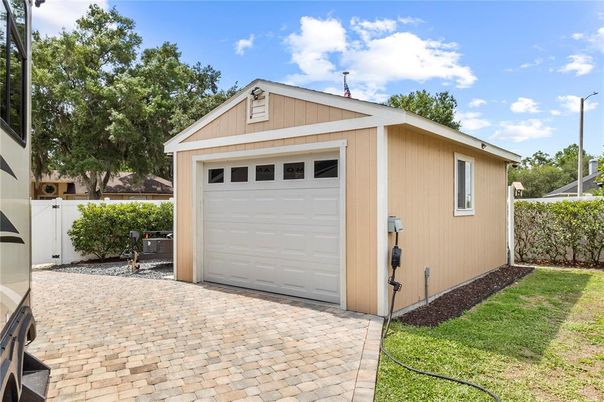 Detached Garage, Exterior