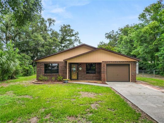Attached, Exterior, Facade, Brick Facade, Ranch