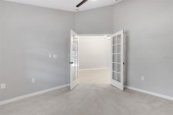 Empty room, Interior