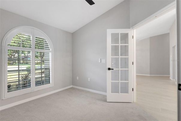 Empty room, Interior
