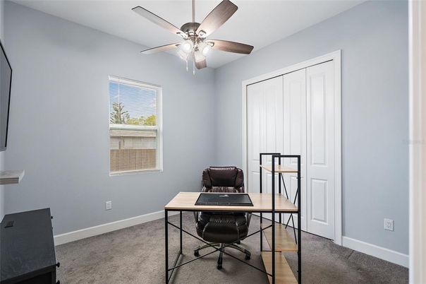 Home Office, Interior