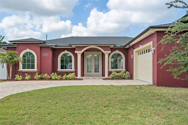 Attached, Exterior, Facade, Ranch