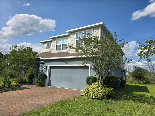 Attached, Exterior, Facade, Modern