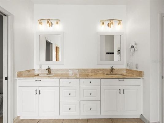 Bathroom, Dual Sink Vanities, Interior