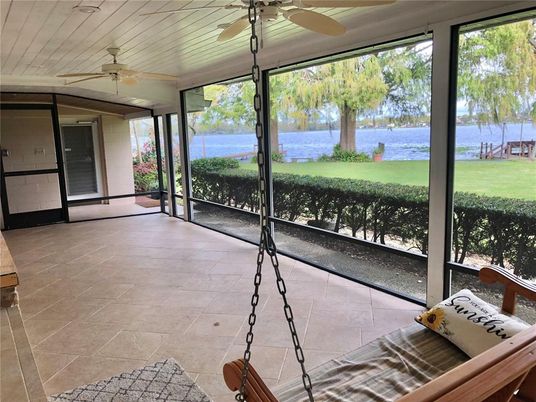 Interior, Sun Room, Water