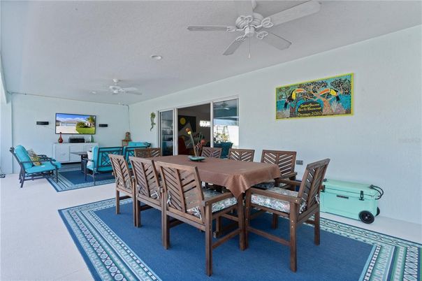 Dining room, Interior