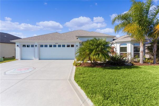 Attached, Exterior, Facade, Ranch