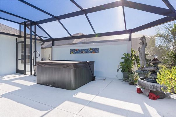 Glass Ceilings, Hot Tub, Interior, Sun Room
