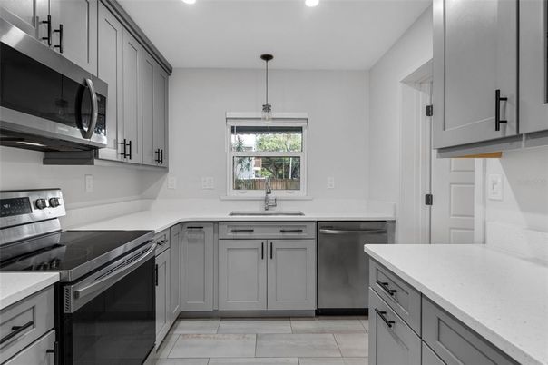 Interior, Kitchen, Pendant Lights, Recessed Lighting, Stainless Steel Appliances