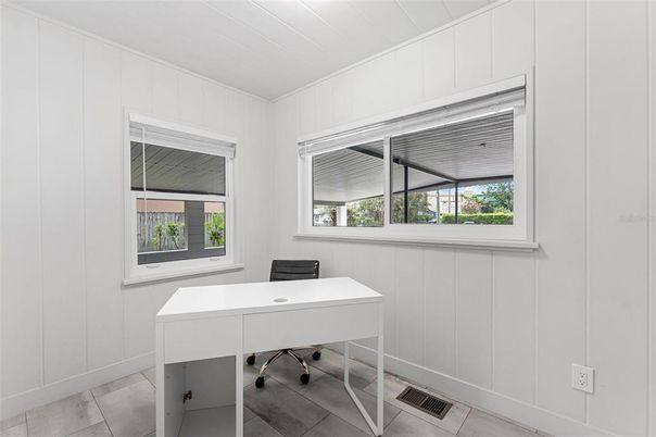 Home Office, Interior